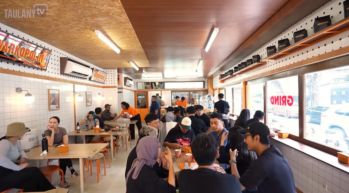 8 Potret Warung Kopi Gofar Hilman, Konsep Ruang yang Bikin Betah Berjam-Jam