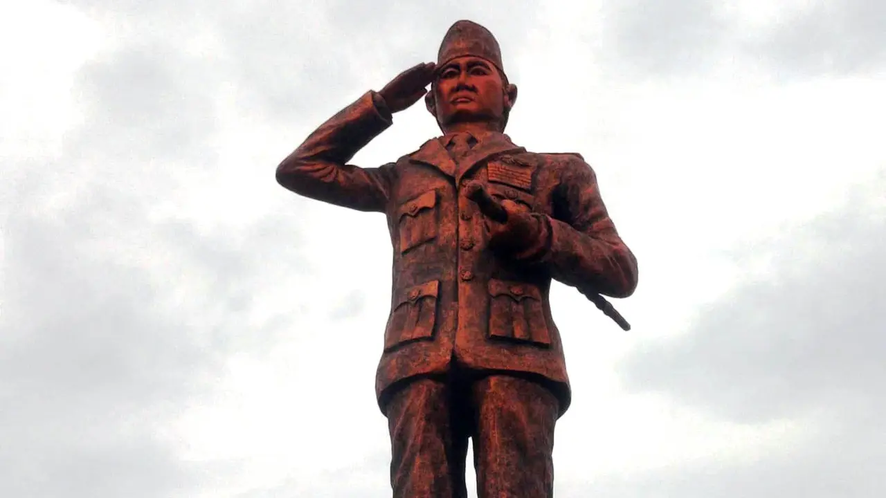 Lagi-Lagi Tidak Mirip, Dewan Kesenian Sumsel Kritik Patung Bung Karno di Banyuasin