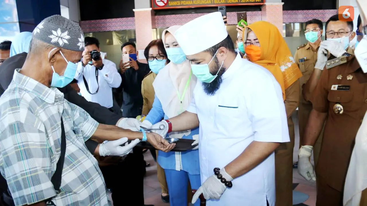 Berita Gembira Wali Kota Bengkulu Lepas 3 Pasien Sembuh Covid-19