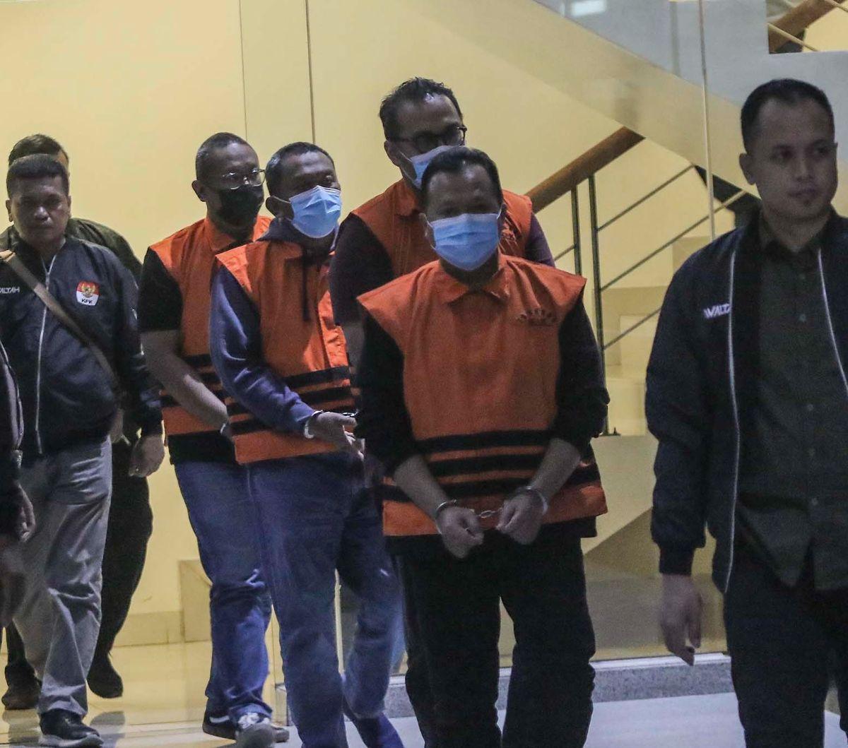 Kepala Kejaksaan Negeri Bondowoso Puji Triasmoro ditetapkan menjadi tersangka oleh Komisi Pemberantasan Korupsi (KPK) usai terjaring Operasi Tangkap Tangan (OTT), pada Kamis (16/11/2023).&nbsp;