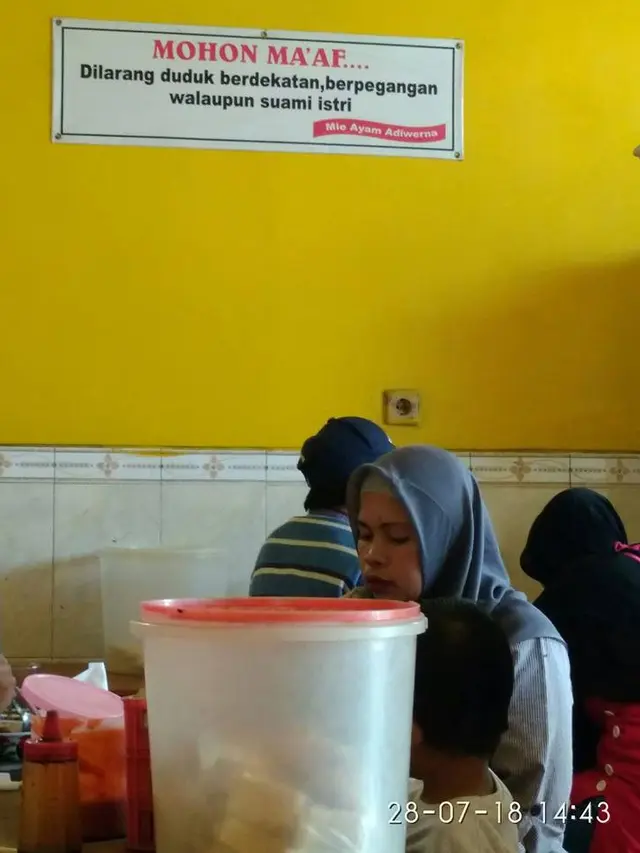 Pengumuman Kocak ini Bikin Kita Geleng-geleng Kepala