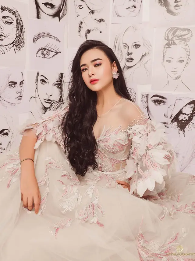 Biasa Tampil Natural, Ini 6 Gaya Amanda Manopo dalam Makeup Tebal