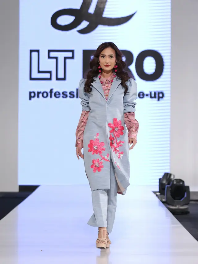 [Bintang] Tities Saputra