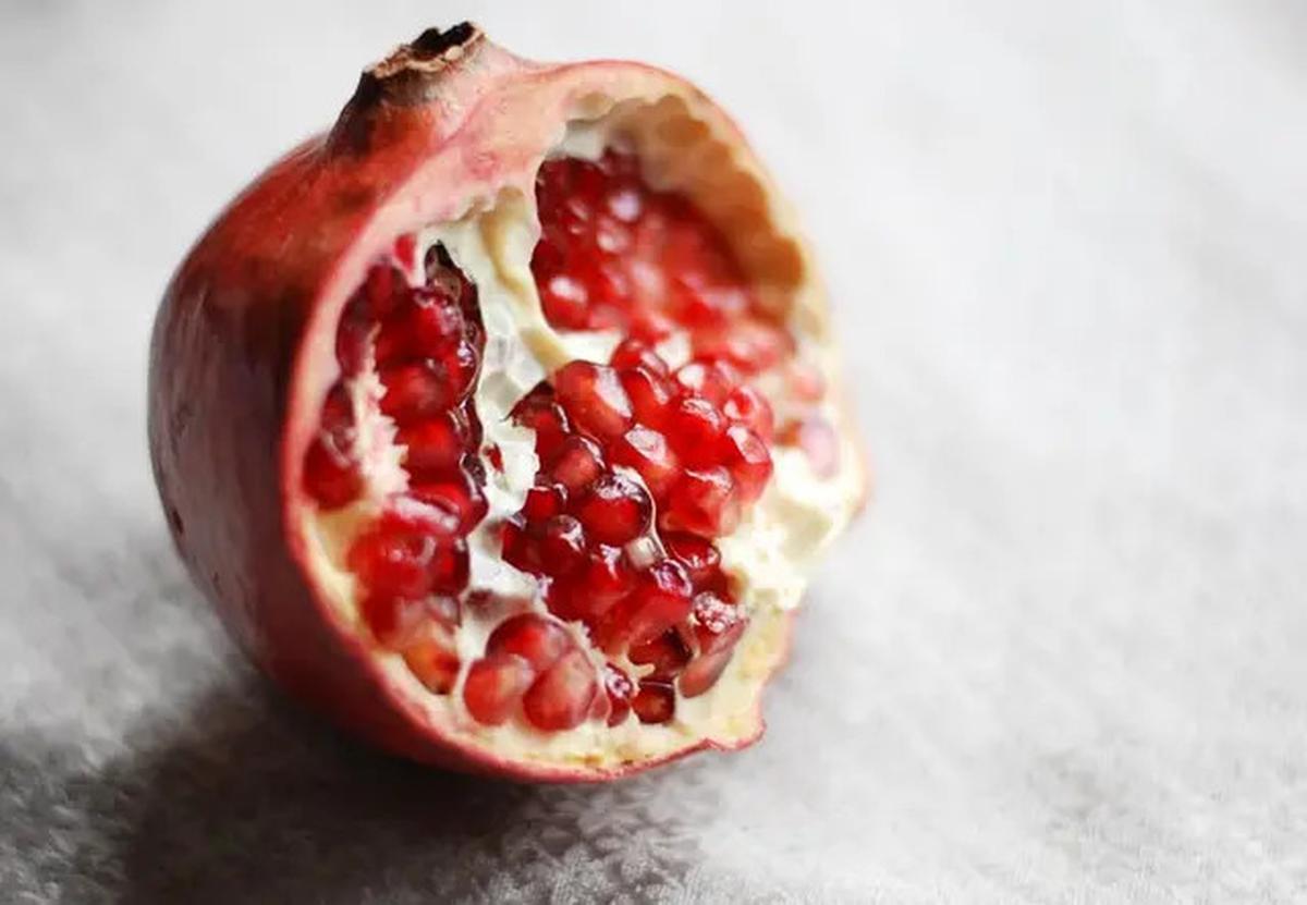 13 Manfaat Buah Delima Merah, Antioksidan Kuat hingga Mencegah Anemia