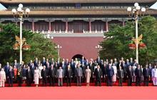 VIDEO: Prabowo Tamu Spesial Parade Militer Cina, Senyum Lebar Melangkah di Belakang Putin & Xi Jinping