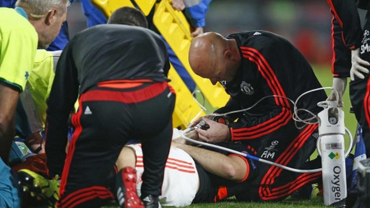 Ini insiden patah kaki Luke Shaw usai dijegal pemain PSV Eindhoven
