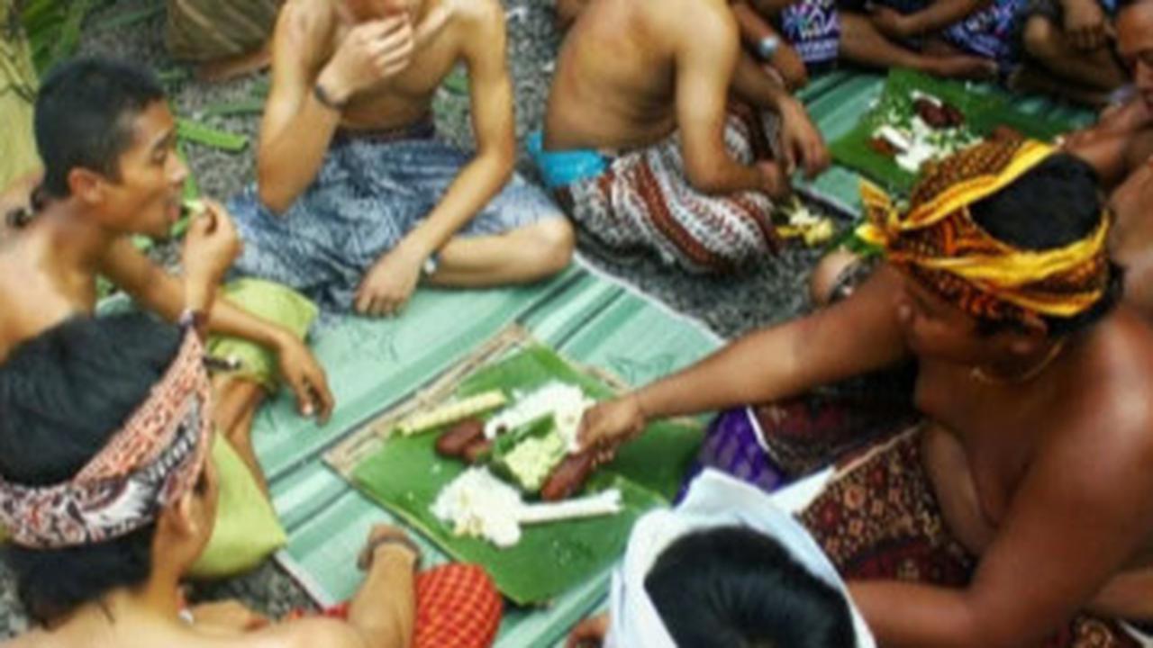 Mengenal Megibung Tradisi Makan Bersama Masyarakat Bali, Bisa Dilaksanakan Jelang Ramadhan