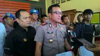 Kapolresta Jambi, AKBP Fauzi Dalimunthe merilis kasus dugaan aborsi ilegal di Jambi. (Bangun Santoso/Liputan6.com)