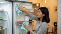 7 Cara Membersihkan Kulkas yang Bau dalam Waktu Singkat dan Tetap Higienis