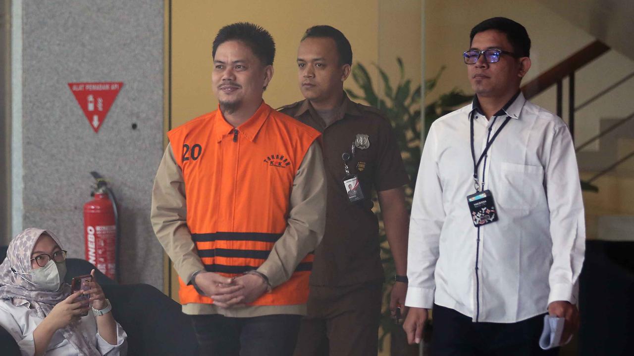 FOTO: Bupati Nonaktif Kolaka Timur Abdul Aziz Jalani Pemeriksaan KPK Terkait Kasus Dugaan Korupsi RSUD