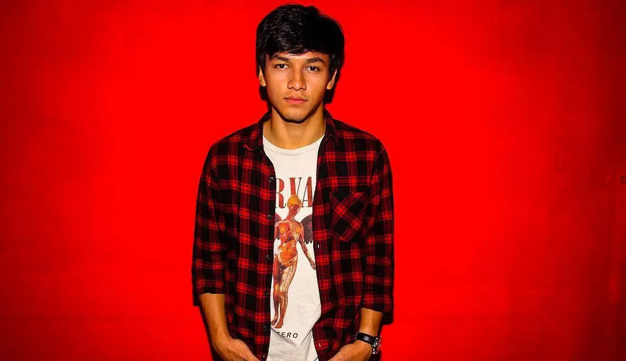 Baru-baru ini tersiar kabar bahwa si tapan Jefri Nichol memberikan bantuan kepada pemulung dan pengemudi ojek online yang menjadi saksinya. Hal ini diketahui dari akun gossip @lambe_turah. (Instagram/jefrinichol)