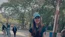 Dalam sebuah video singkat yang beredar di media sosial, Aaliyah terlihat bermain dengan Ameena dan Azura. Ia tampak sangat mahir dalam mengasuh kedua bocah tersebut, layaknya seorang ibu yang penuh kasih sayang. (Liputan6.com/IG/@sus.irohh)