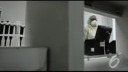 Laboratorium ini bernama Laboratorium Penelitian Penyakit Infeksi Prof Dr Sri Oemijati, yang dimiliki Badan Penelitian dan Pengembangan Kesehatan (Balitbangkes) Kementerian Kesehatan RI, Jakarta, Kamis (14/08/2014) (Liputan6.com/Johan Tallo)