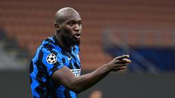6. Romelu Lukaku - (22 gol) - Penyerang asal Belgia ini tampil tajam sepanjang tahun 2020 bersama Inter Milan. Romelu Lukaku tercatat telah menyumbangkan 22 gol untuk Inter Milan di semua kompetisi pada tahun 2020. (AFP/Miguel Medina)