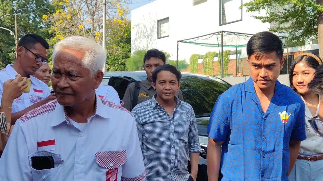 Semula, Kaesang mengatakan pertemuan kedua tokoh nasional tersebut hal biasa. Namun, Kaesang malah curhat ternyata tidak punya grup keluarga Jokowi.