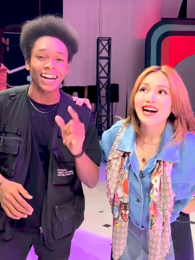 Selebgram Danil Sapt senang bisa bertemu idolanya, Ayu Ting Ting