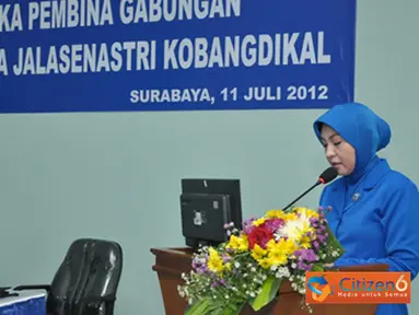 Citizen6, Surabaya: Ketua Pengurus Gabungan, Ny Soebaidah Djoko Teguh W, memberikan Prakata dalam rangka Tatap Muka dengan Pembina Jalasenastri Koban, di Aula Bhineka Wirya, Pusat Pendidikan Bantuan Administrasi, Bumimoro. (Pengirim: Penkobangdikal).
