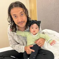 Potret Marcello bersama buah hatinya (Sumber: Instagram/@marcello_tahitoe)