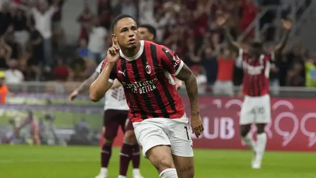 Noah Okafor, Pemain yang Sering Duduk di Bangku Cadangan AC Milan Kemungkinan Akan Pindah ke Klub Jerman