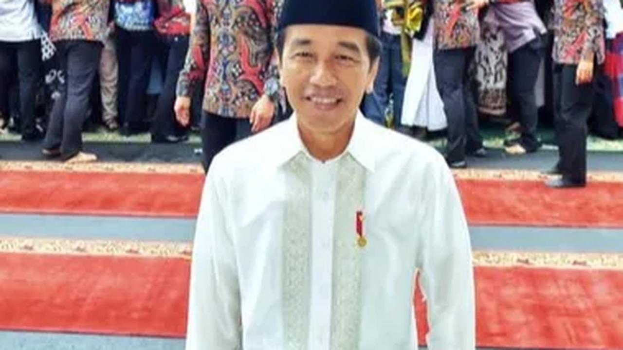 "Namun hingga Bapak Presiden dan rombongan selesai makan, kedua ibu tersebut tidak berhasil ditemukan sehingga tidak bisa dihadirkan di rumah makan,"  sambung Deputi Bidang Protokol, Pers, dan Media Sekretariat Presiden Bey Machmudin