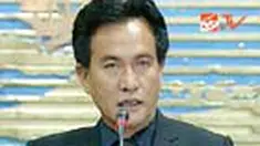 Menindaklanjuti pernyataannya bahwa status Hendarman Supandji sebagai Jaksa Agung tidak sah, Selasa (6/7), mantan Menteri Hukum dan HAM Yusril Ihza Mahendra mendatangi Mahkamah Konstitusi. 