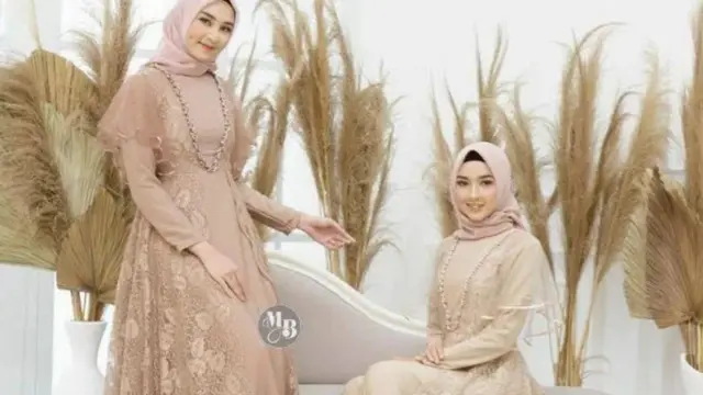 Kaftan warna beige