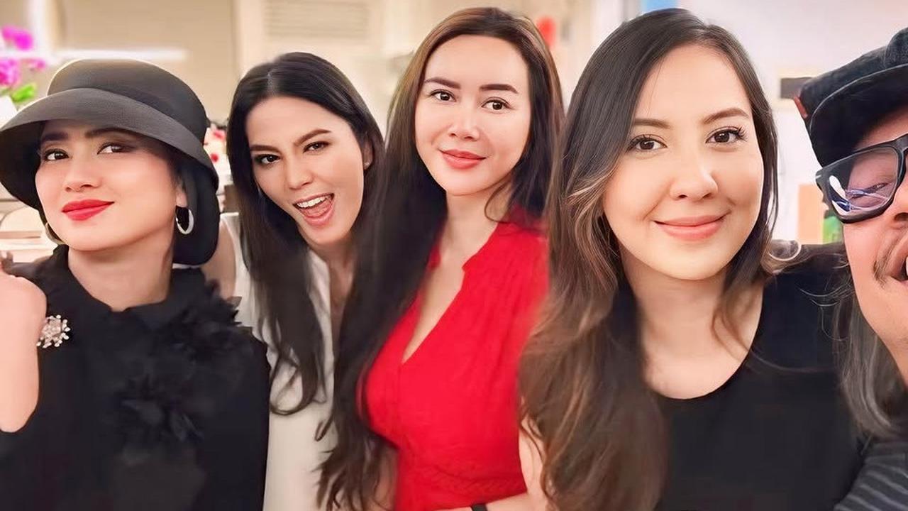 Potret Perayaan Ulang Tahun Aura Kasih yang ke-38 Bersama para Sahabat, Banjir Hadiah dan Doa
