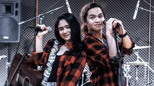 [Fimela] Tissa Biani dan Dul Jaelani Pacaran