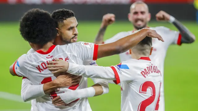 FOTO: Dibobol Sang Mantan, Barcelona Tumbang di Markas Sevilla