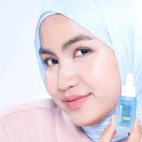 Kulit Tetap Glowing dan Sehat Selama Puasa Hingga Lebaran Tiba dengan serum. dok. SkinGenius