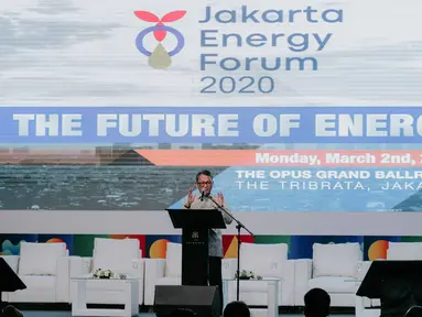 Menteri ESDM  Arifin Tasrif memberikan sambutan dalam pembukaan Jakarta Energy Forum 2020 di Jakarta, Senin (2/3/2020). Jakarta Energy Forum 2020 tersebut mengangkat tema ‘The Future of Energy’. (Liputan6.com/Faizal Fanani)