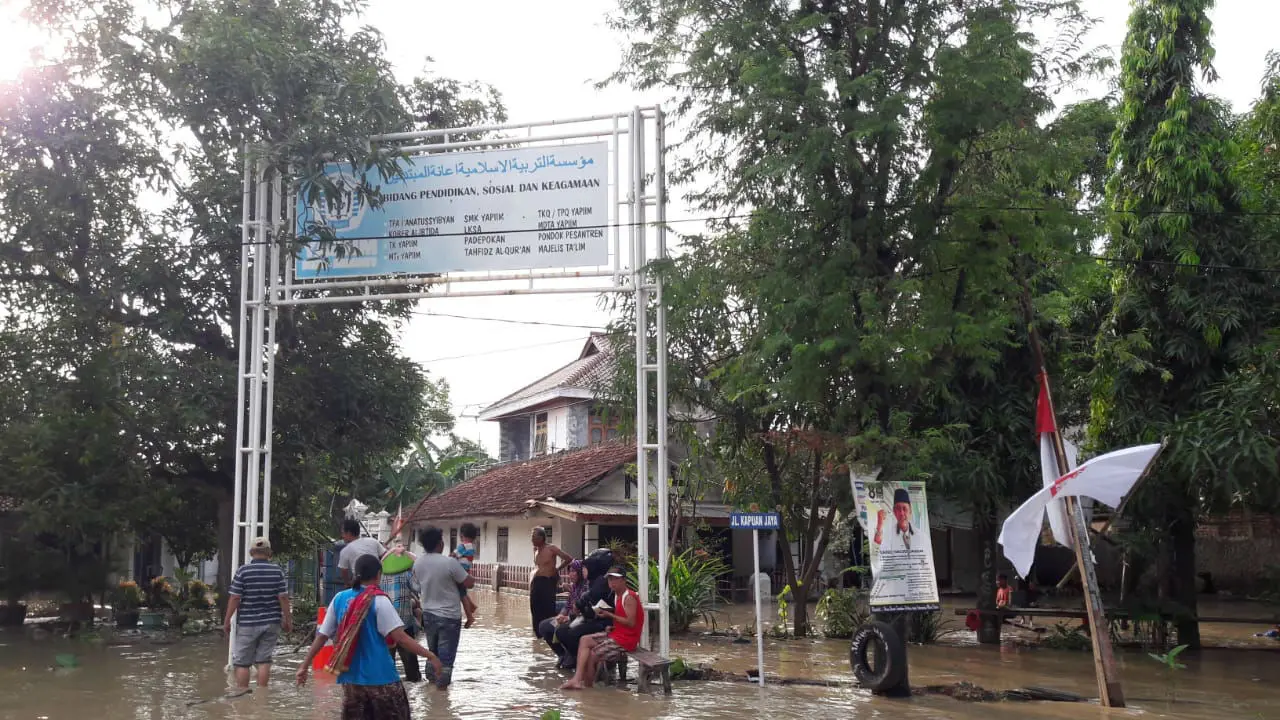 Ribuan Rumah Terendam Banjir Akibat Luapan Sungai Cimanuk Indramayu