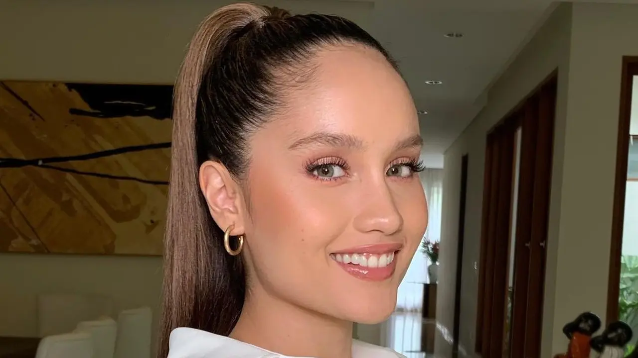 Cinta Laura.