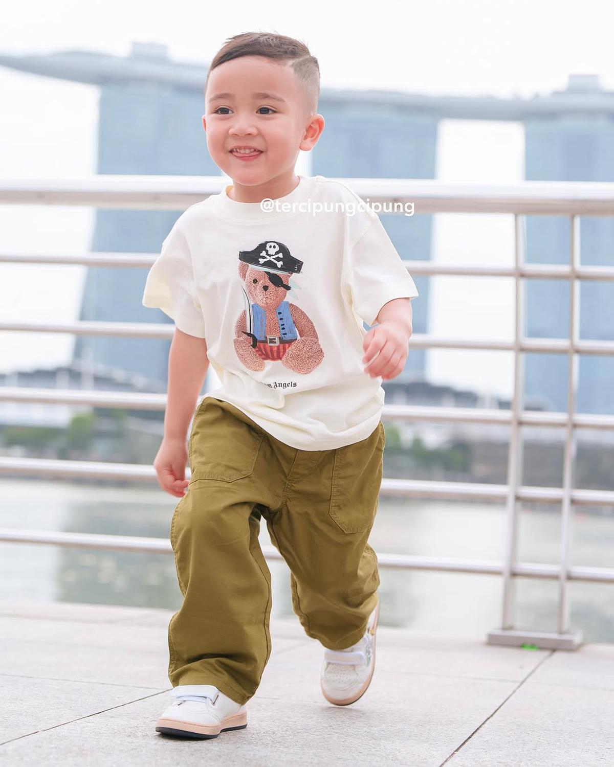 5 Potret Terbaru Rayyanza dengan Gaya Anak Skena, Senggol Dong!