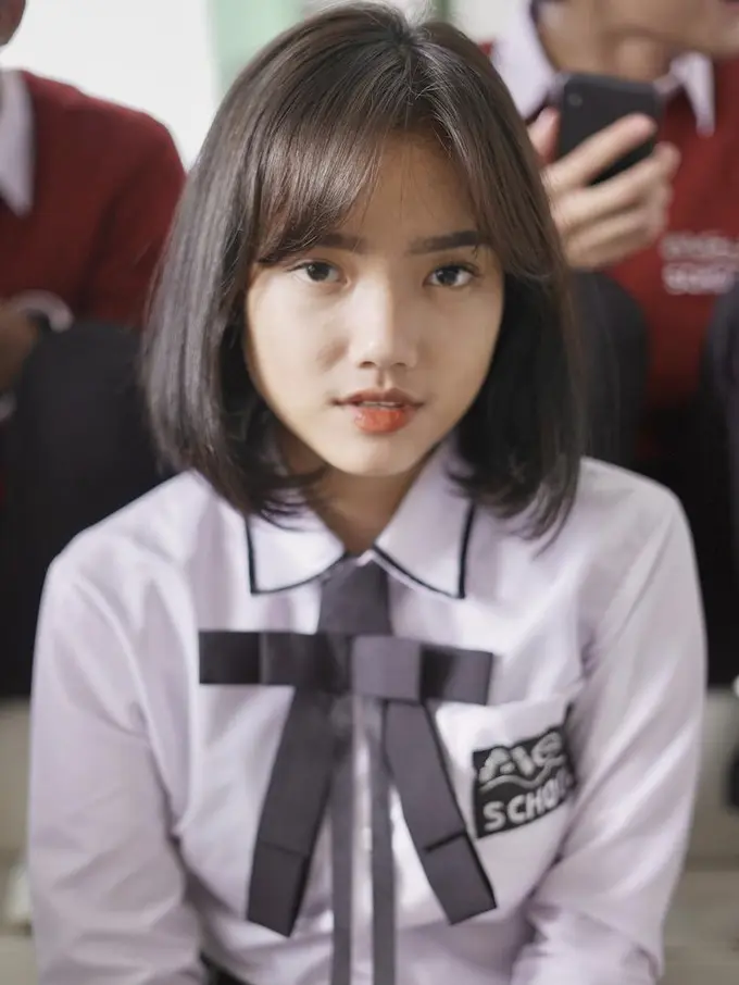 Potret Fuji An Kenakan Seragam Sekolah dengan Rambut Bob