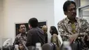 Suasana jelang rapat terbatas di Kantor Presiden, Jakarta, Selasa (29/3/2016). Rapat terbatas tersebut membahas percepatan pembangunan Light Rail Transit (LRT) di Jabodetabek dan Palembang dalam rangka Asian Games ke-18. (Liputan6.com/Faizal Fanani)