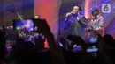 Didi Kempot saat tampil pada konser bertajuk "The Lord of Loro Ati" di kawasan SCBD, Jakarta, Jumat (6/12/2019). Lewat alunan musik campursari, “The Godfather of Broken Heart” membuat kita ambyar dalam lagu-lagu bertema cinta, patah hati, dan kehilangan orang terkasih. (Liputan6.com/Herman Zakharia)
