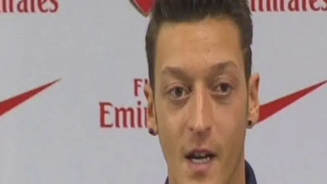 Kedatangan Ozil Disambut Hangat Rekan Senegaranya