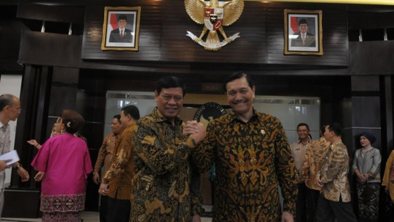 Sertijab Menko Polhukam, Luhut dan Tedjo kompak berbatik cokelat