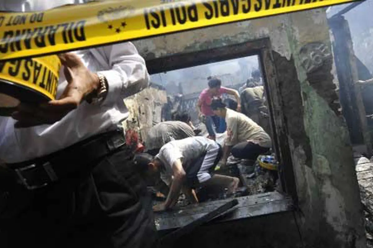Ilustrasi Garis Polisi