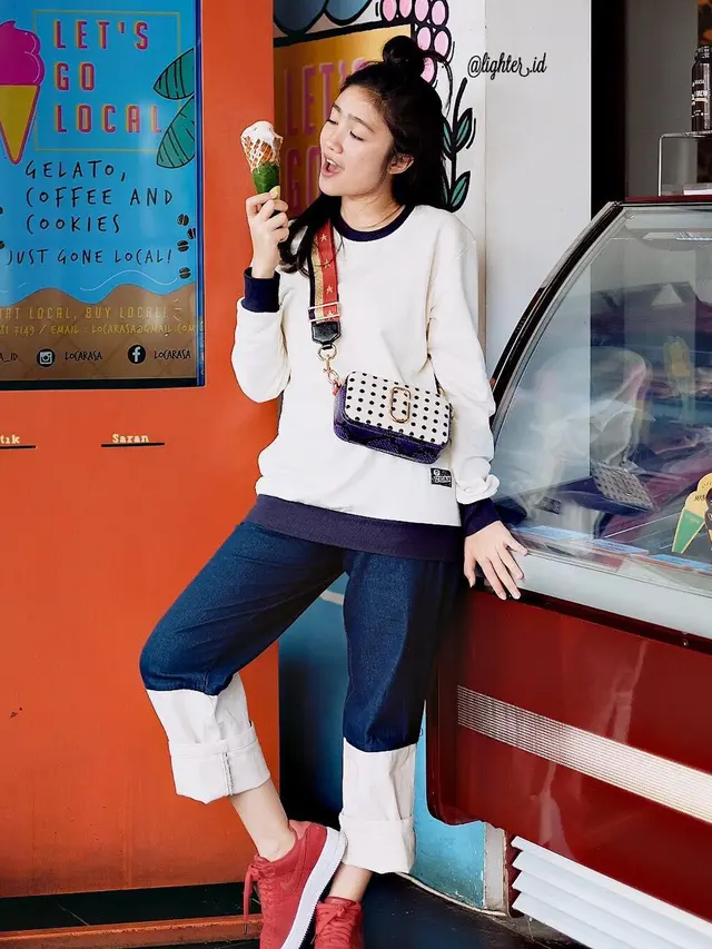 [Bintang] Selain Prilly Latuconsina, 5 Gaya Seleb Ini Kece Buat Ke Kampus