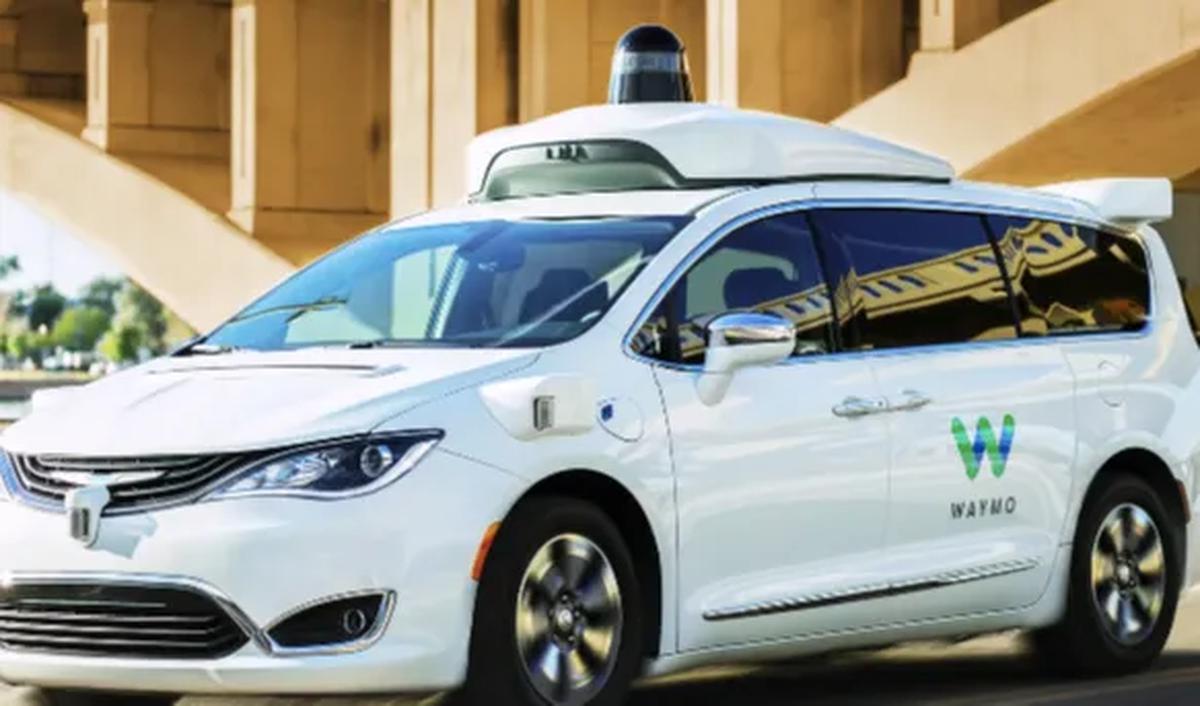 Begitu juga taksi robot Waymo. Taksi robot ini menyebutkan meminta penumpang untuk menghormati mobil dan menjaga kebersihan. Tetapi berhubungan seks tidak disebutkan.
