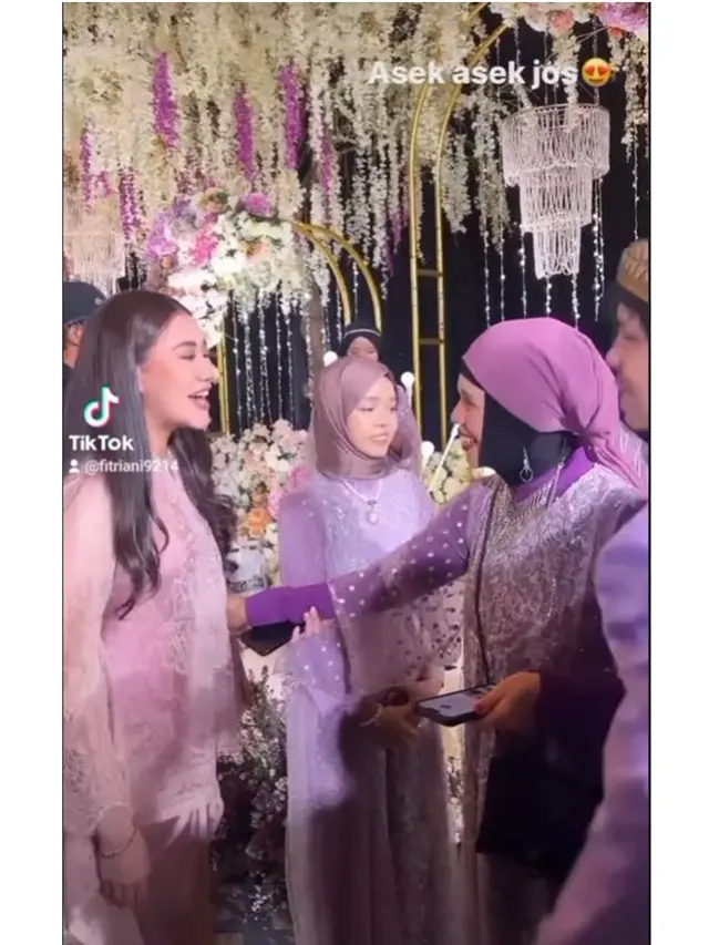 6 Potret Akrab Aaliyah Massaid dan Ibu Thariq Halilintar, Bercengkerama Hangat