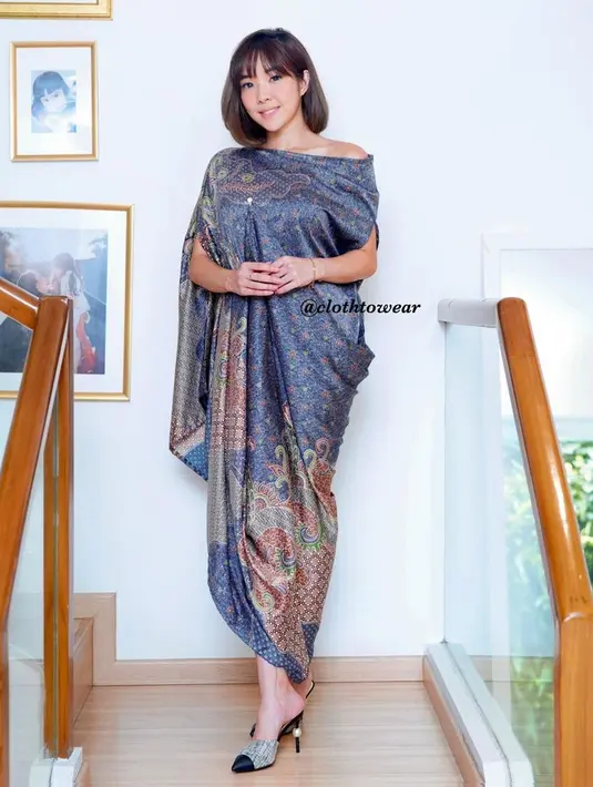 "Iya, belajar. Ada tetesannya segala macam kan, biar enggak ada jamur, biar airnya jernih. Sebenarnya, enggak ribet. Dia didiamkan saja enggak apa-apa. Cuma, ada cara yang buat jadi lebih cantik. Belajar sih, dikit-dikit," kata Gisella Anastasia. (Instagram/gisel_la)