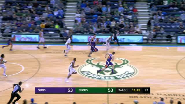 Berita video game recap NBA 2017-2018 antara Milwaukee Bucks melawan Phoenix Suns dengan skor 109-105.