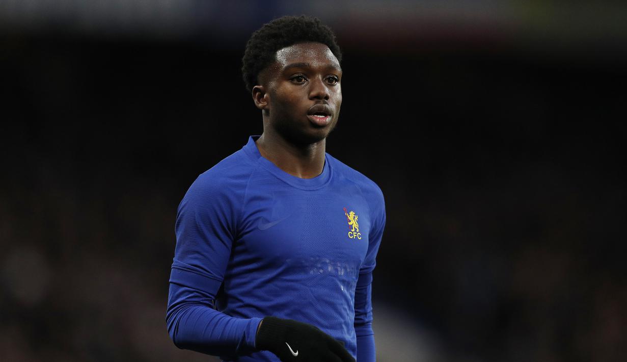 5. Tariq Lamptey - Bek kanan Timnas Inggris U-19 ini telah dimainkan Lampard di pengujung tahun 2019. Tariq Lamptey dinilai punya pergerakan yang sangat cepat di lapangan dan bisa bermain sebagai bek sayap kanan. (AFP/Adrian Dennis)