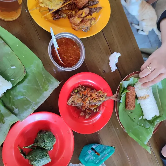 Rekomendasi Tempat Makan Nasi Timbel di Bandung