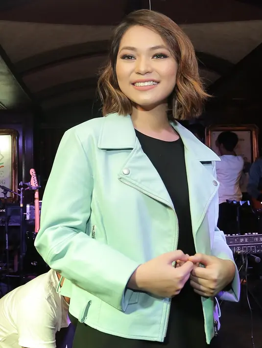 Hal serupa dikatakan oleh Nard pembetot bass. Kemahiran Regina memainkan beberapa instrumen musik dianggap mampu memberikan suguhan musik yang lebih segar bagi Geisha. (Bambang E Ros/Bintang.com)