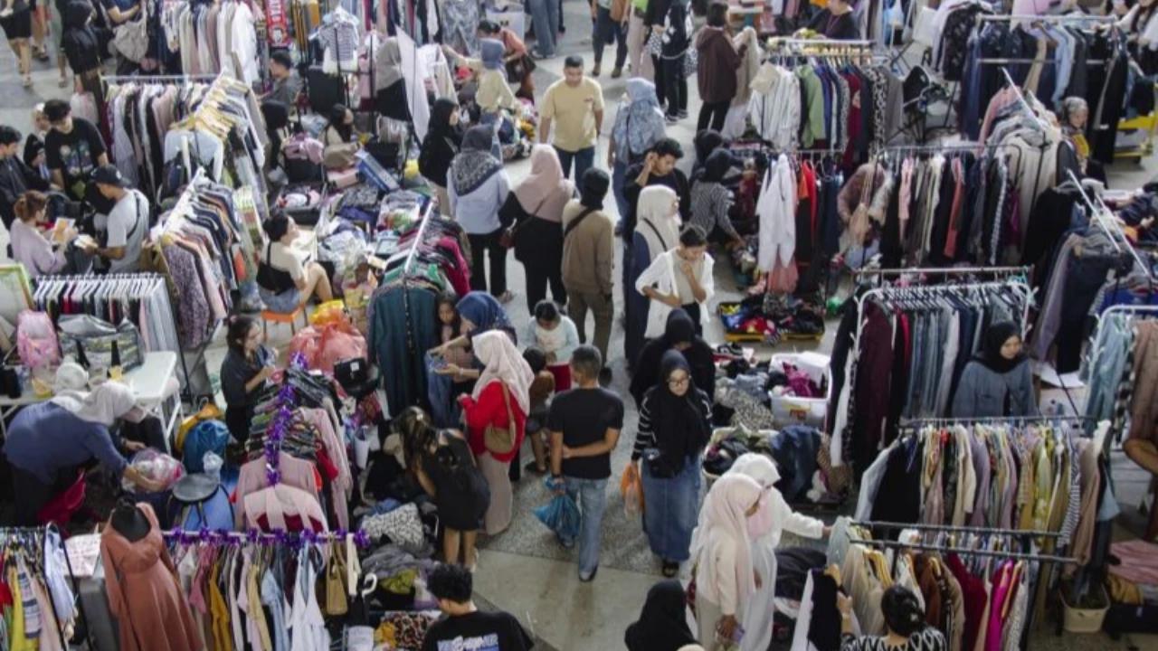VIDEO: Pedagang Thrifting Ngadu ke DPR Dituduh Bunuh UMKM "Yang Bunuh Itu Produk China!"