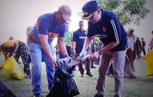 Pemkab Agam Angkut 2,6 Ton Sampah di Pantai Tiku, Perkuat Program Penanganan Sampah Agam